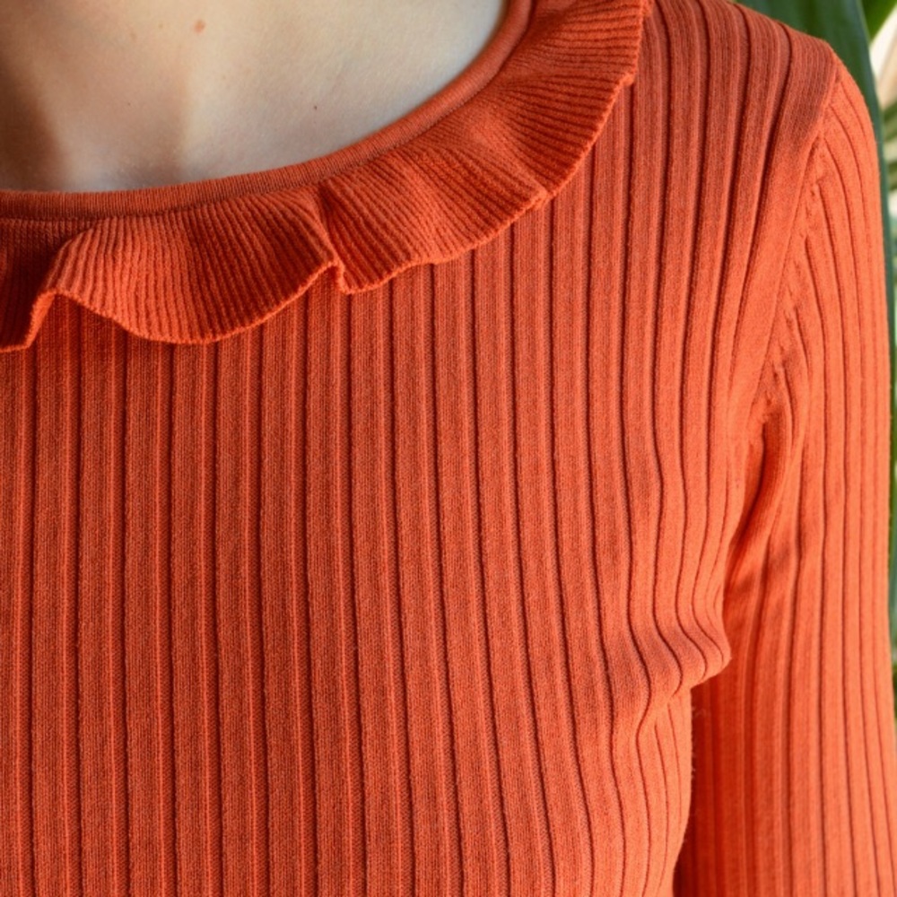 Ruffled Ribbed Knit Top - Picture 2 of 3